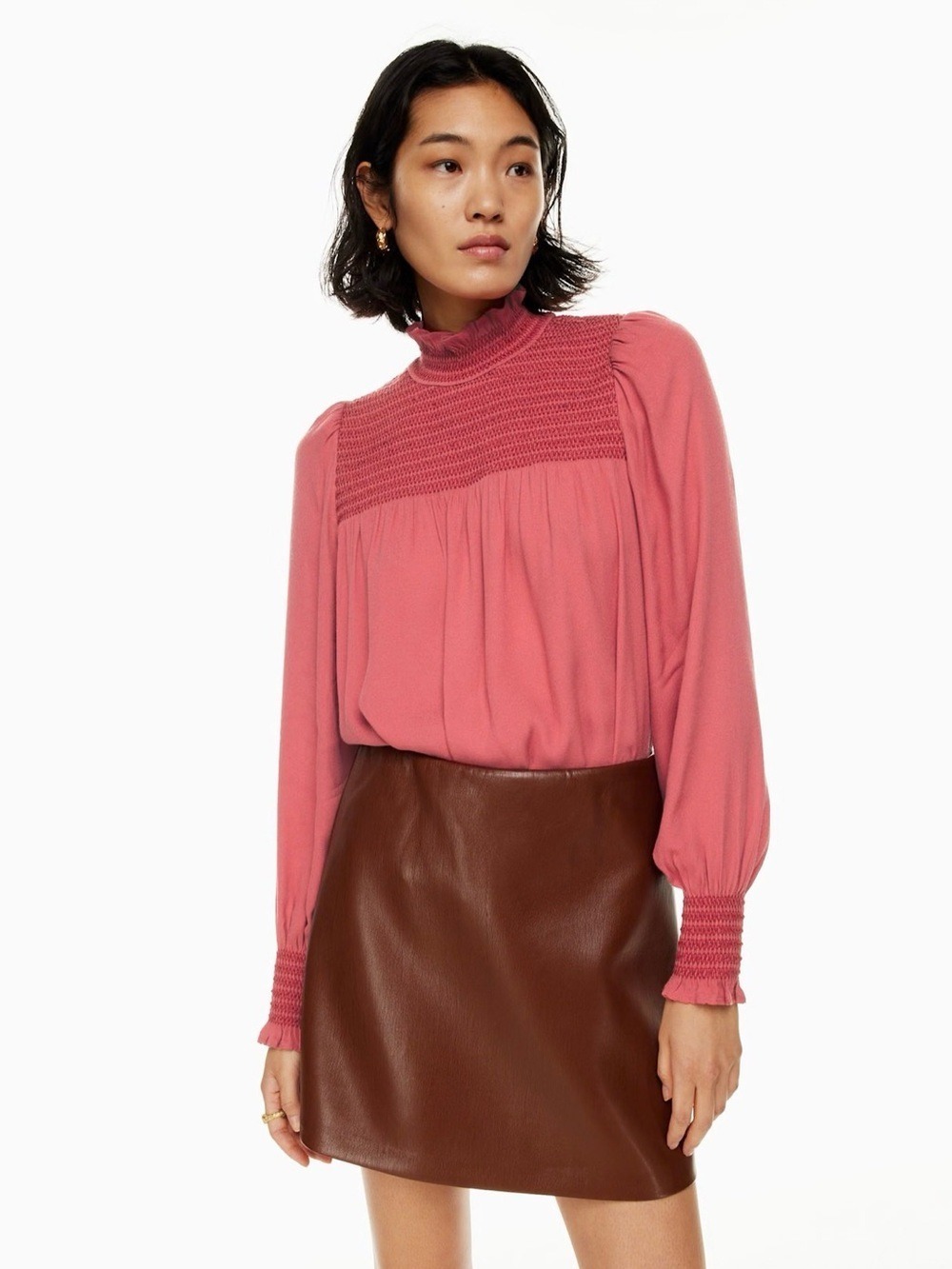 Aritzia Wilfred Nessie Blouse Medium Rosie Red Crepe Smocked Romantic Feminine
